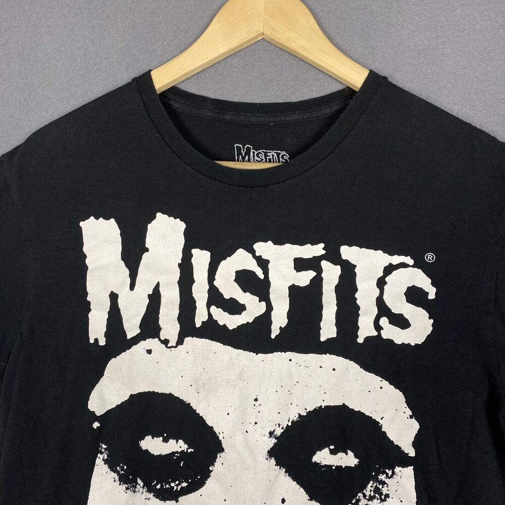 MISFITS Concert Tshirt Men M Black Classic Skull Band Logo Horror Punk Music - Picture 4 of 11
